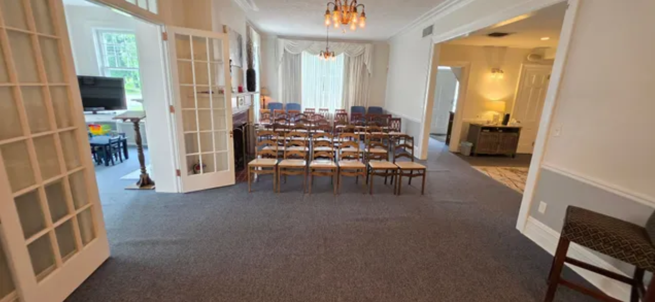 Burr Funeral Home gallery image 3